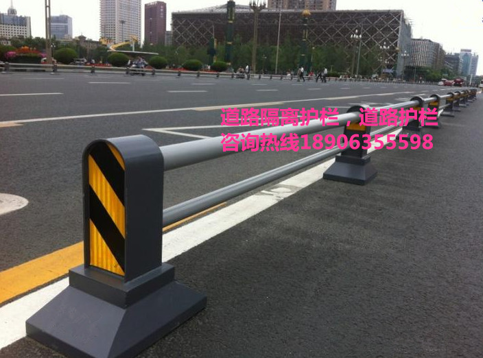 道路護(hù)欄，道路隔離柱，隔離墩